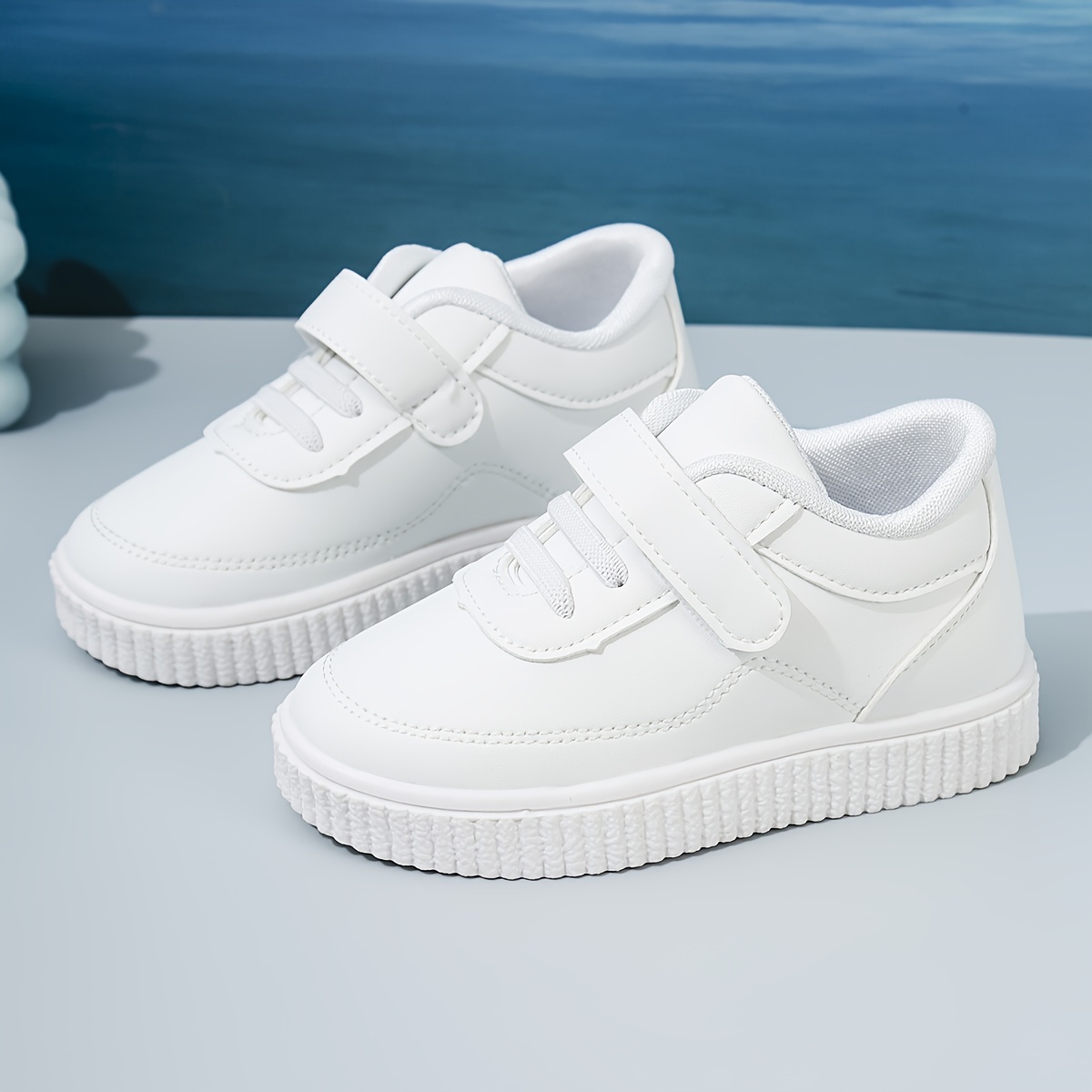 casual comfortable solid color low top sneakers for girls wear resistant non slip skateboard details 3